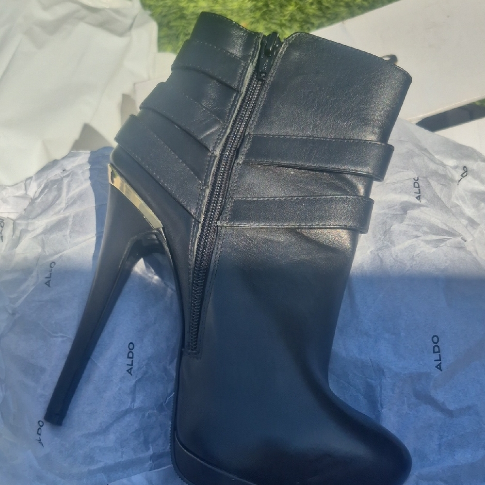 Aldo Black Heeled Boots Size US 8.5